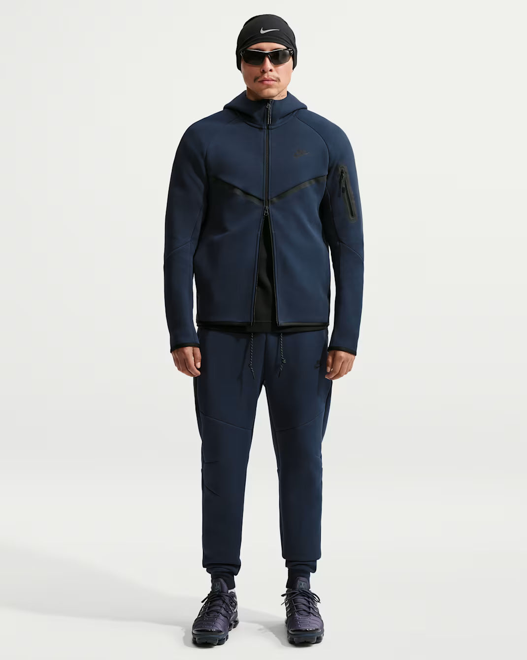 Nike Tech Fleece Joggers – Navy Blue