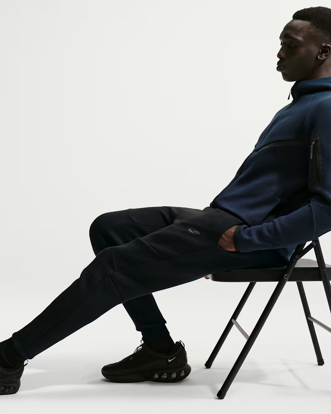 Nike Tech Fleece Joggers – Black