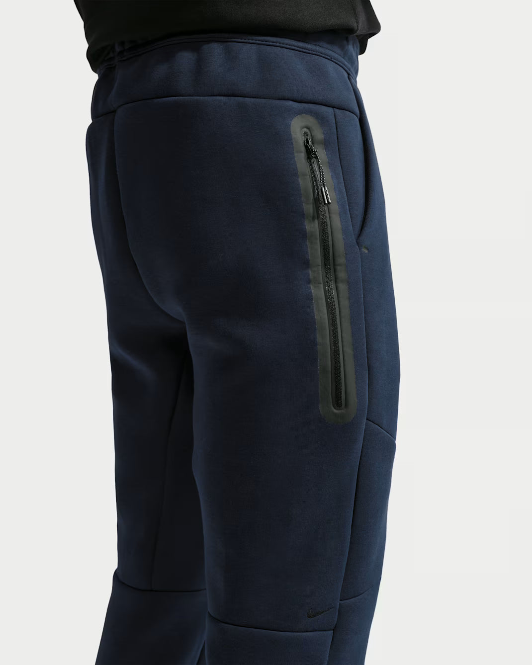 Nike Tech Fleece Joggers – Navy Blue