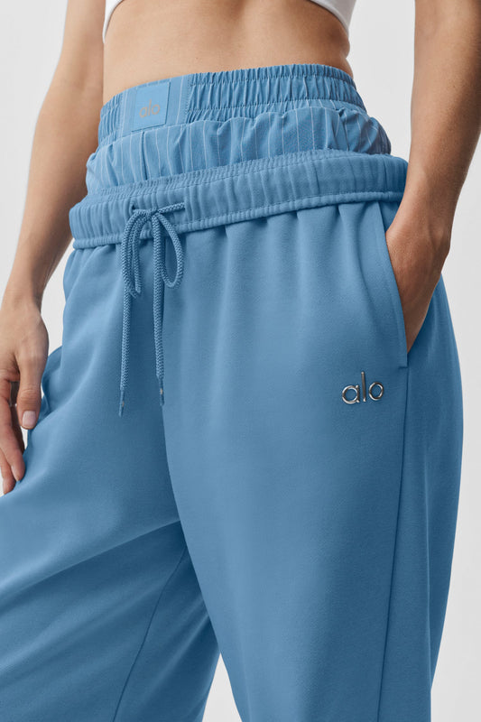 ALO Accolade Straight-Leg Sweatpants – Light Blue