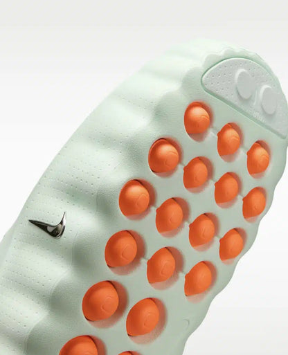 Nike Mind 001 « Barely Green »