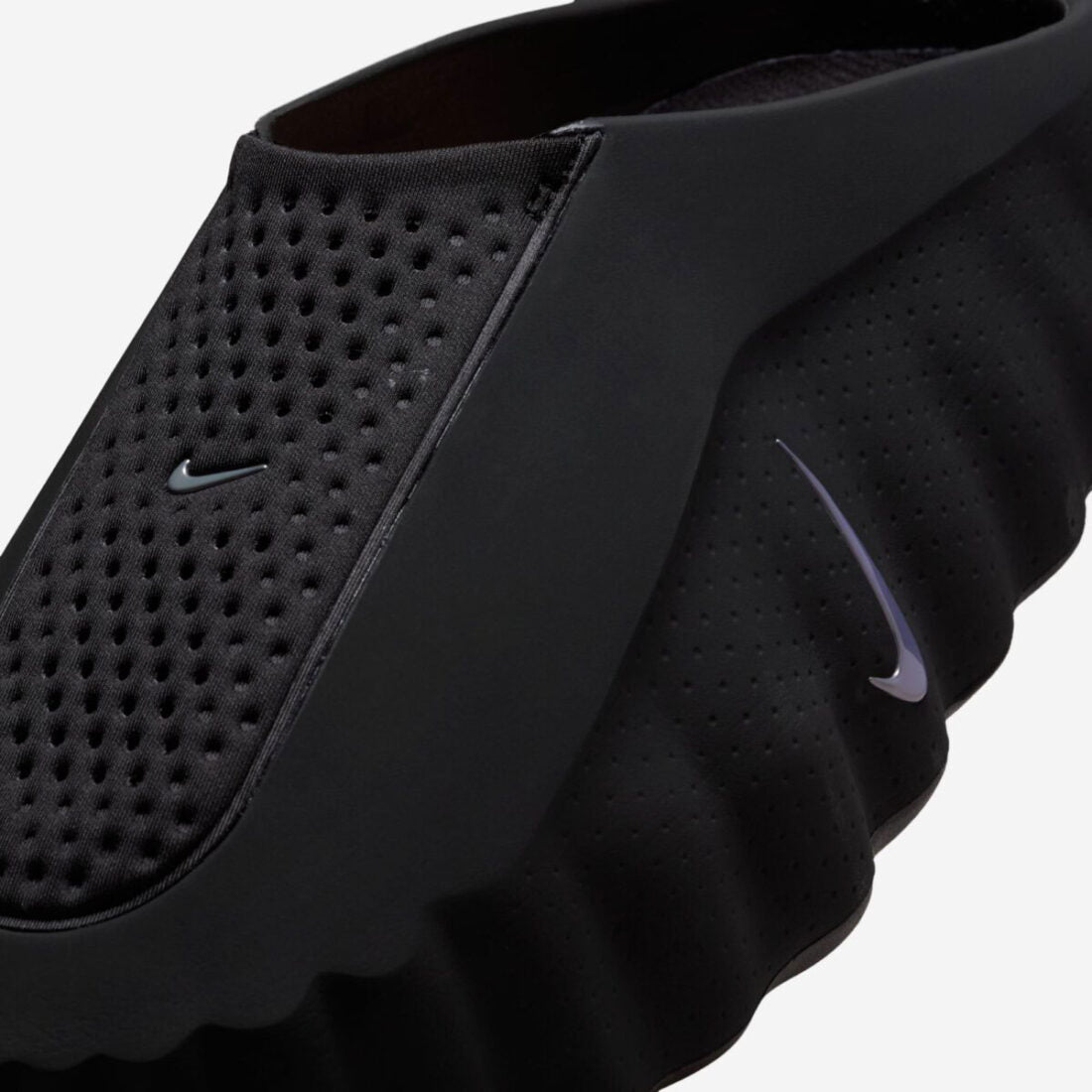 Nike Mind 001 WMNS « Black Hyper Crimson »