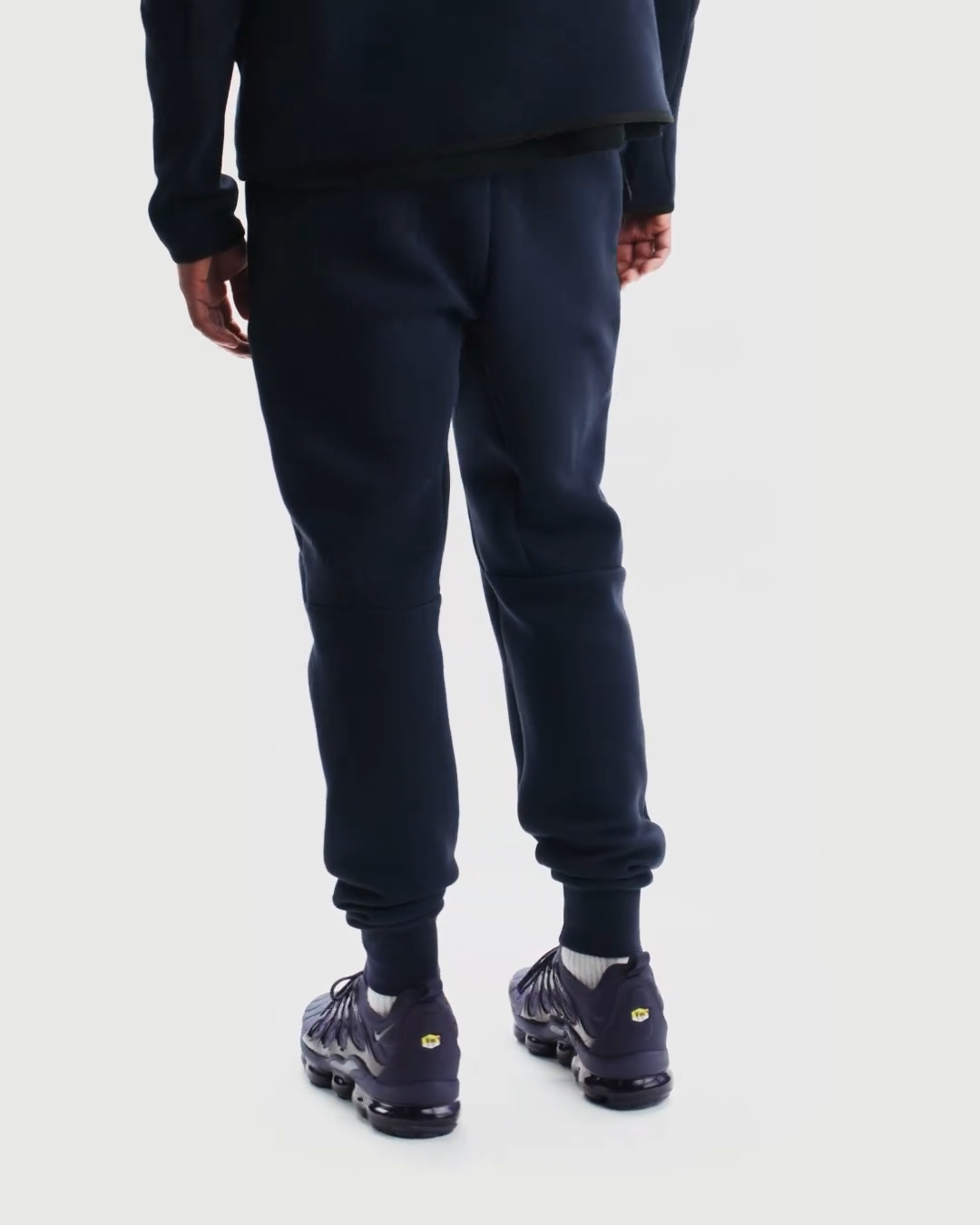 Nike Tech Fleece Joggers – Navy Blue